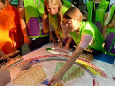 Главное в любой игре-сам процесс! Играйте и побеждайте!