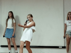 Шоу-пародия «Точь-в-точь»