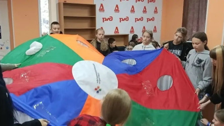 НАШЕ ЛЕТО В ДОЛ ИМЕНИ ПАВЛИКА МОРОЗОВА: ЗВЁЗДНЫЕ НАСТРОЕНИЯ И КРЕПКОЕ ЖЕЛЕЗНОДОРОЖНОЕ ЗДОРОВЬЕ!