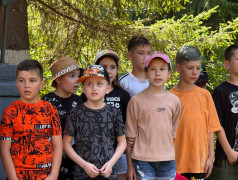 Торжественная линейка: старт новой недели в лагере