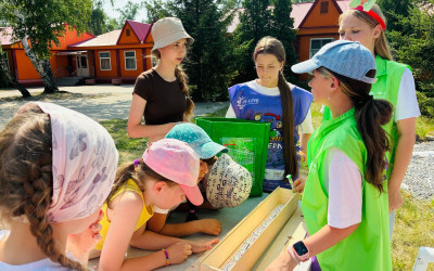 Тин‑лига в действии: подростки ведут станции железнодорожной игротеки&raquo;