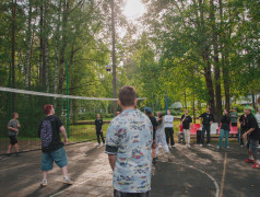 "Маяк" выходит на волейбольную орбиту! ? Педагоги vs Дети – Битва поколений!