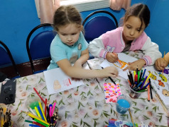 Творческий день в лагере: матрёшки и поделки!