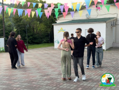 Огни большой сцены: номера-визитки отрядов в ДОЛ "Зеленый огонек"