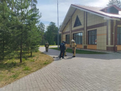Спасатели рядом: пожарные из Барнаула провели учения в ДОЛ "им.Ю.А. Гагарина"