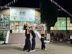 Точь‑в‑точь: или как за один вечер собрать весь мировой хит‑парад на одной площади!
