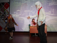 Вожатский отряд “ЗОВ” представил спектакль “Сказка о потерянном времени”