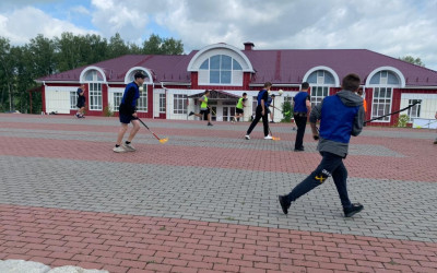 спортивная игра "Флорбол"