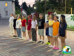 Огни большой сцены: номера-визитки отрядов в ДОЛ "Зеленый огонек"