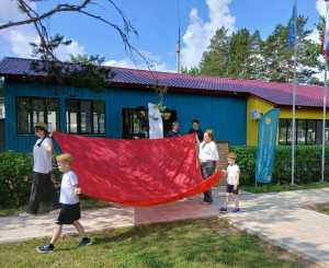Торжественная линейка, посвященная Дню памяти и скорби
