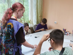 Десять рук руководителя кружка!