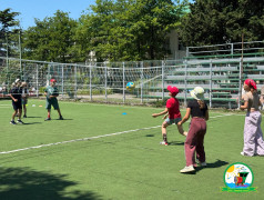 Время спорта: активные тренировки по пионерболу и футболу в ДОЛ &laquo;Зелёный огонёк&raquo;