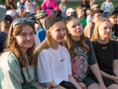 Есть в русском языке слово «вожатый»