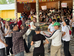 Танцевальный ураган: младшие отряды зажгли на вечерней эстраде! 