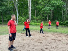 Волейбол: высокий уровень мастерства в напряженном матче!