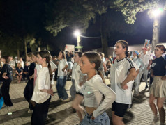 "Танцующий Человек" в ДОЛ «Экспресс» : Битва Ритма и Грации!