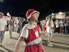 "Танцующий Человек" в ДОЛ «Экспресс» : Битва Ритма и Грации!