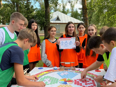 Платформа №7 в лицах в ДОЛ им. Зои Космодемьянской