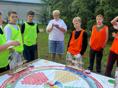 Платформа №7 в лицах в ДОЛ им. Зои Космодемьянской