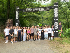 Древний камень против Чудо-Красотки: ДОЛ "Экспресс" выбрал дружбу!