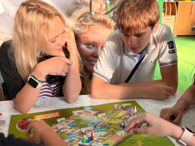 Учимся играя