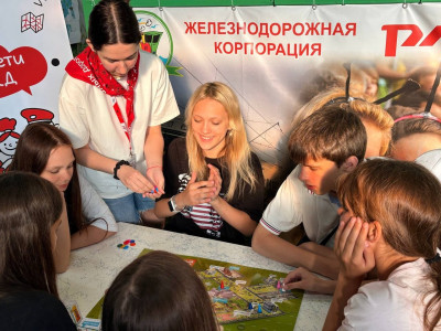 Учимся играя