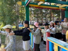 «Тропа доверия»: Не просто квест, а урок взаимопомощи и доверия для отрядов.