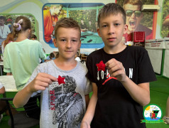 Звёзды своими руками: кружок рукоделия в ДОЛ &laquo;Зелёный огонёк&raquo;