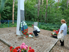 22 июня. Митинг и возложение цветов на месте массового уничтожения мирных жителей д. Овчино