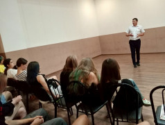 14 июля в ДОЛ "Магистраль" приезжал первый заместитель начальника Кузбасского регионального центра связи и провел профориентационную работу с ребятами