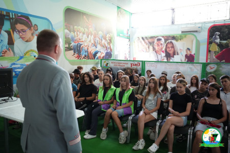 Открытый диалог о важном: встреча с защитником Родины в ДОЛ «Зеленый огонек»