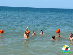 Солнце, море и крепкая дружба: пляжный отдых в ДОЛ &laquo;Зелёный огонёк&raquo;