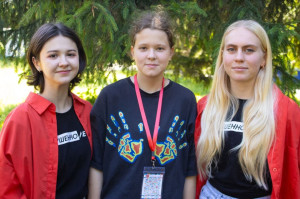 Данелия Е.